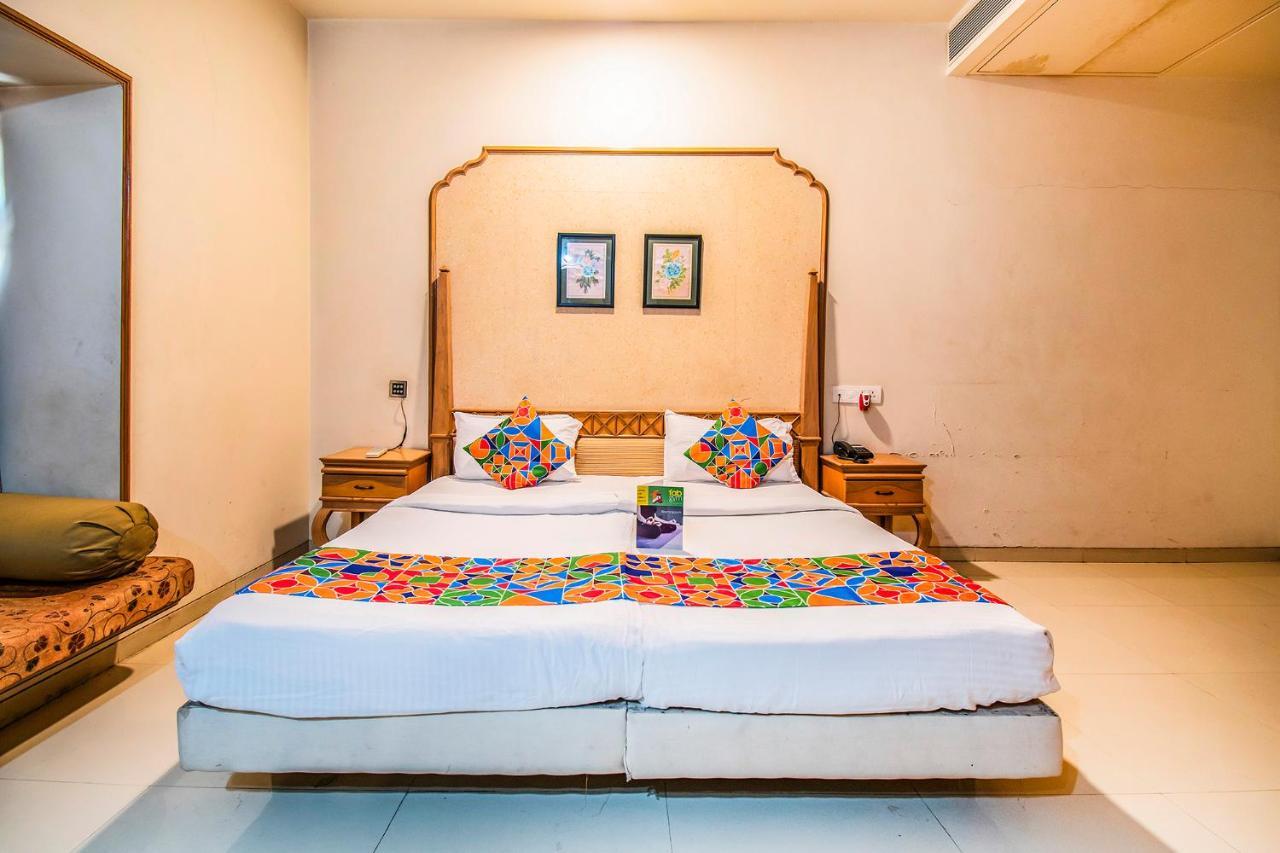 Collection O Hotel Rajwada Near The Pavillion プネ エクステリア 写真