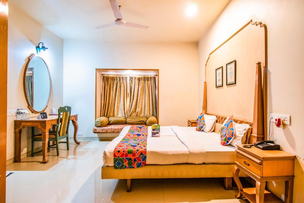 Collection O Hotel Rajwada Near The Pavillion プネ エクステリア 写真